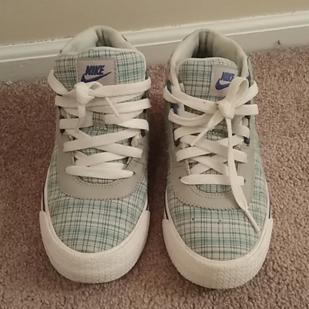 Nike plaid sneakers